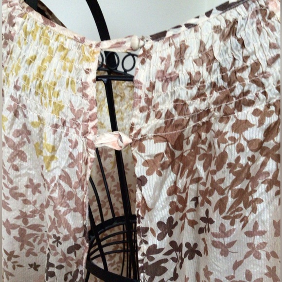 Bcbg Maxazria open back Flowy tie hem top, Small - Picture 6 of 8